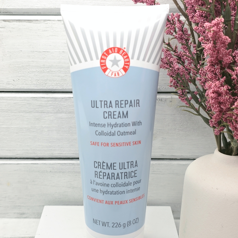 First Aid Beauty Ultra Repair Cream - Intense Hydration with Colloidal Oatmeal